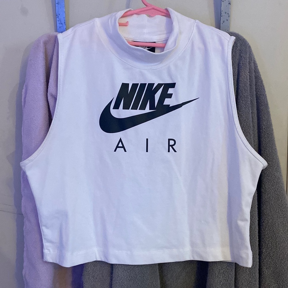 Slight turtle neck Nike crop top
